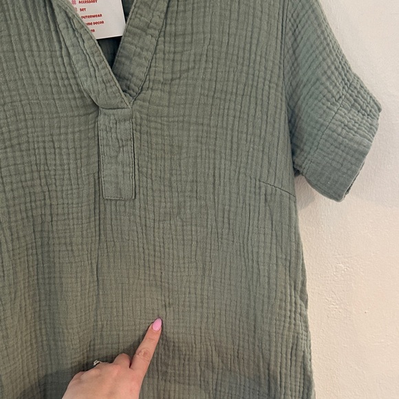 Relaxed Collared Sage Green Mini Dress - Picture 4 of 4